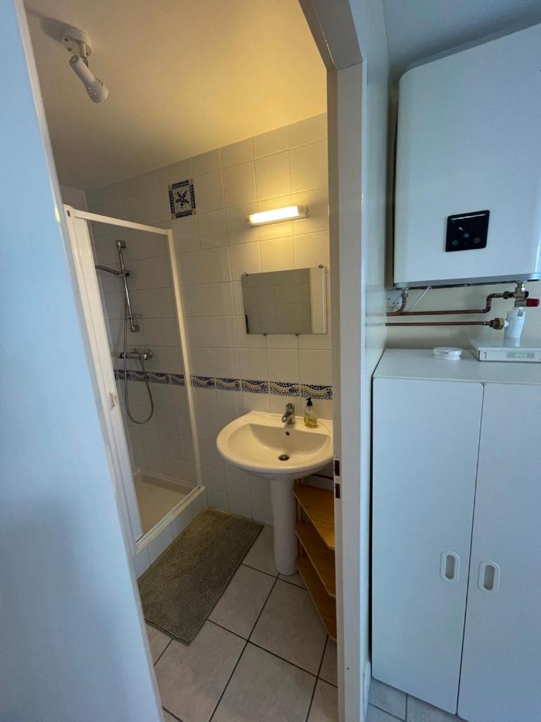 Appartement Ou Studio En Hyper Centre, Pour La Plage Et La Rue Pietonne Il Suffit De Traverser La Rue , Voir La Photo Principale Andernos-les-Bains Zewnętrze zdjęcie