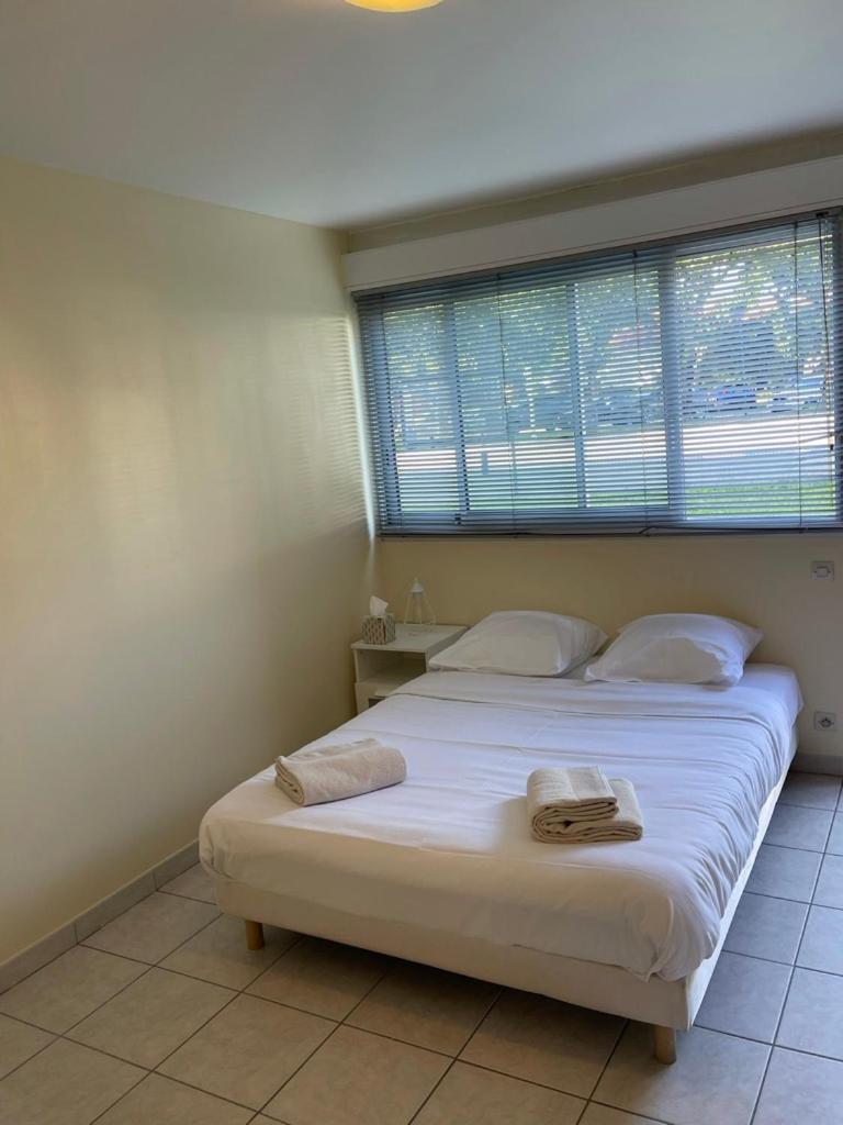 Appartement Ou Studio En Hyper Centre, Pour La Plage Et La Rue Pietonne Il Suffit De Traverser La Rue , Voir La Photo Principale Andernos-les-Bains Zewnętrze zdjęcie