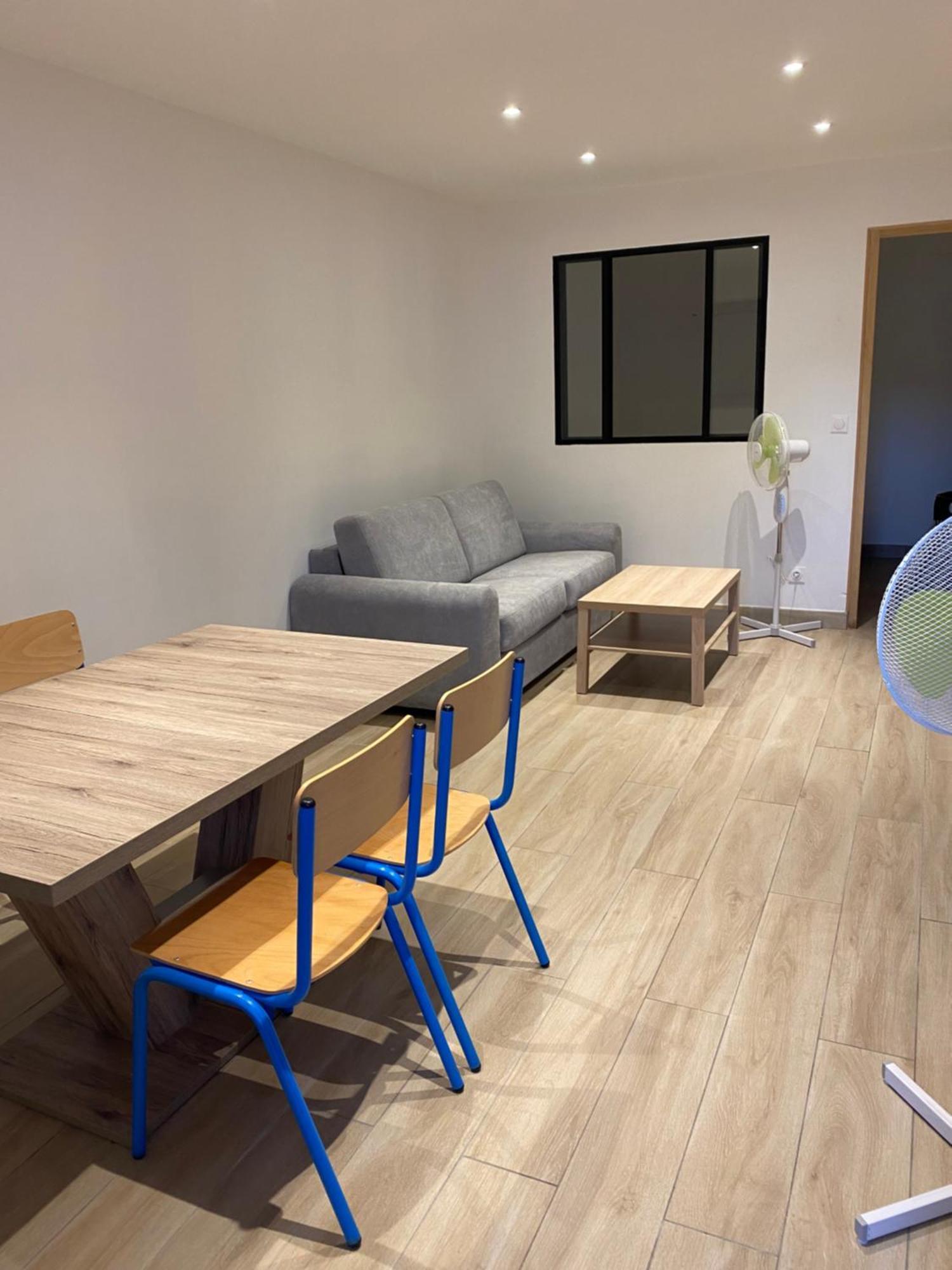 Appartement Ou Studio En Hyper Centre, Pour La Plage Et La Rue Pietonne Il Suffit De Traverser La Rue , Voir La Photo Principale Andernos-les-Bains Zewnętrze zdjęcie