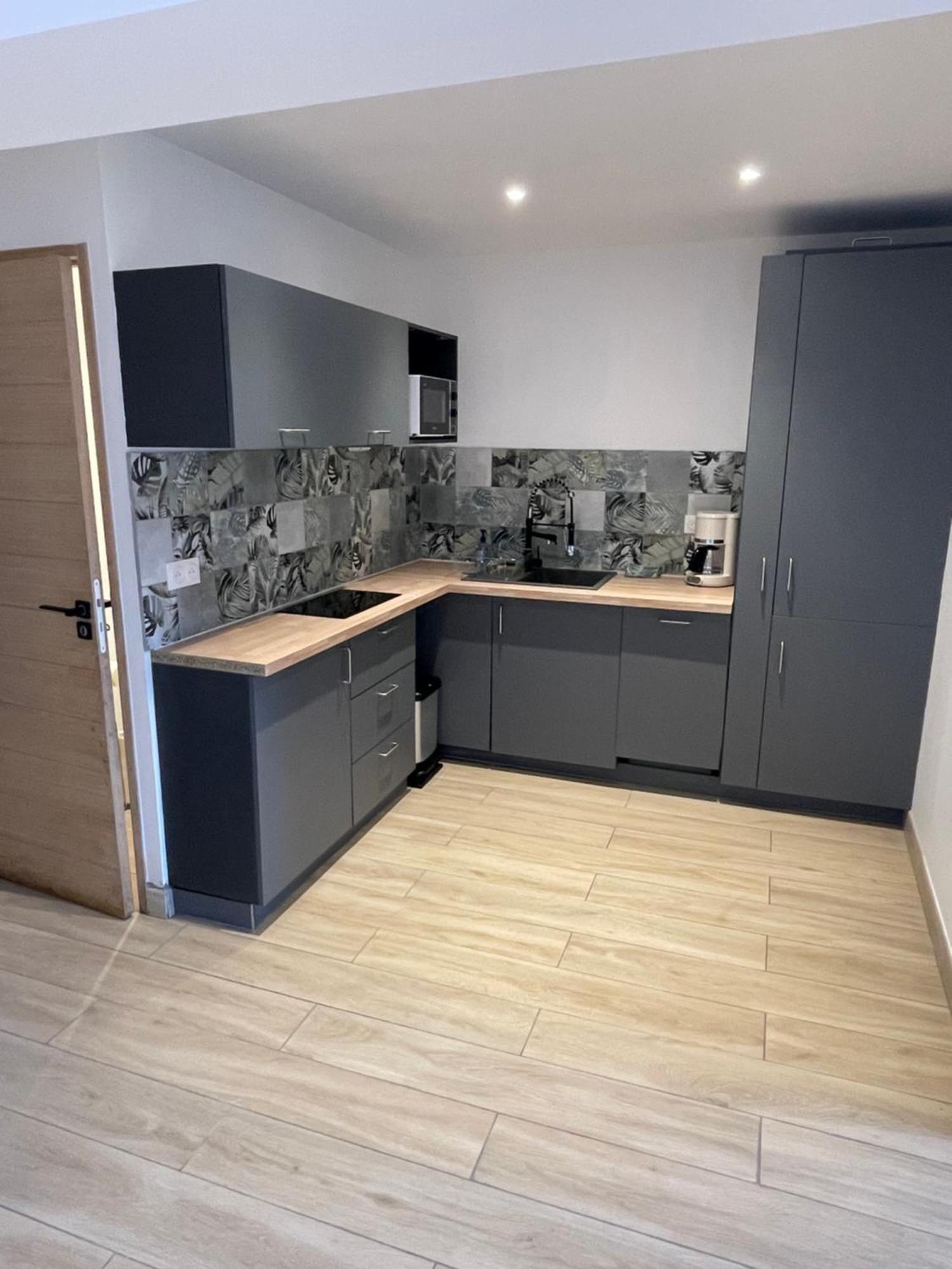 Appartement Ou Studio En Hyper Centre, Pour La Plage Et La Rue Pietonne Il Suffit De Traverser La Rue , Voir La Photo Principale Andernos-les-Bains Zewnętrze zdjęcie