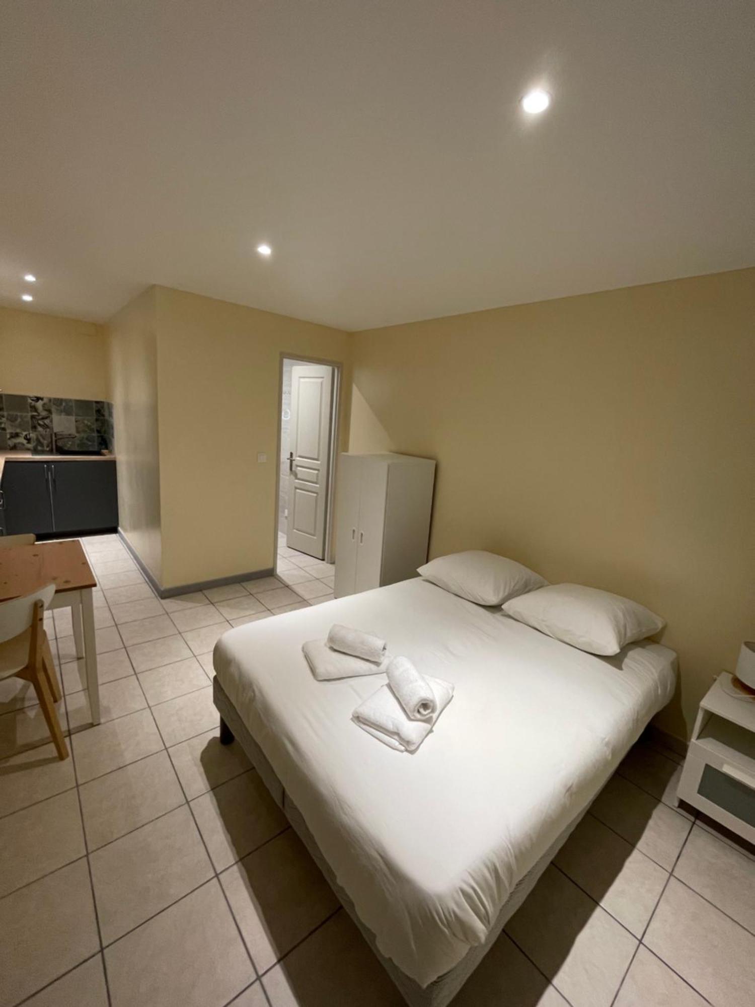 Appartement Ou Studio En Hyper Centre, Pour La Plage Et La Rue Pietonne Il Suffit De Traverser La Rue , Voir La Photo Principale Andernos-les-Bains Zewnętrze zdjęcie