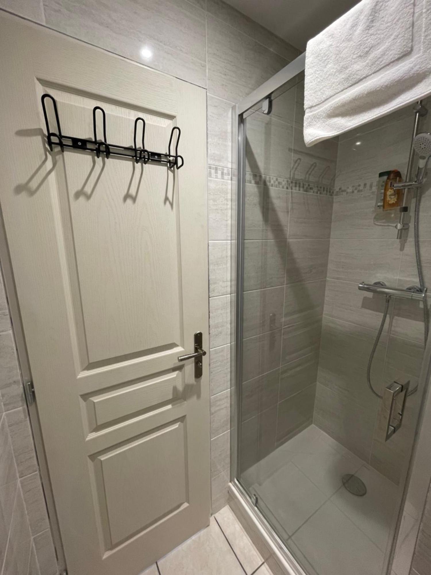 Appartement Ou Studio En Hyper Centre, Pour La Plage Et La Rue Pietonne Il Suffit De Traverser La Rue , Voir La Photo Principale Andernos-les-Bains Zewnętrze zdjęcie